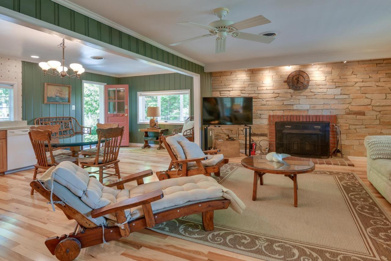 Waterfront Annapolis Home Fire Pit And Fishing Pier Exterior photo