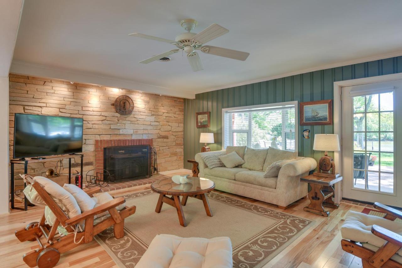 Waterfront Annapolis Home Fire Pit And Fishing Pier Exterior photo